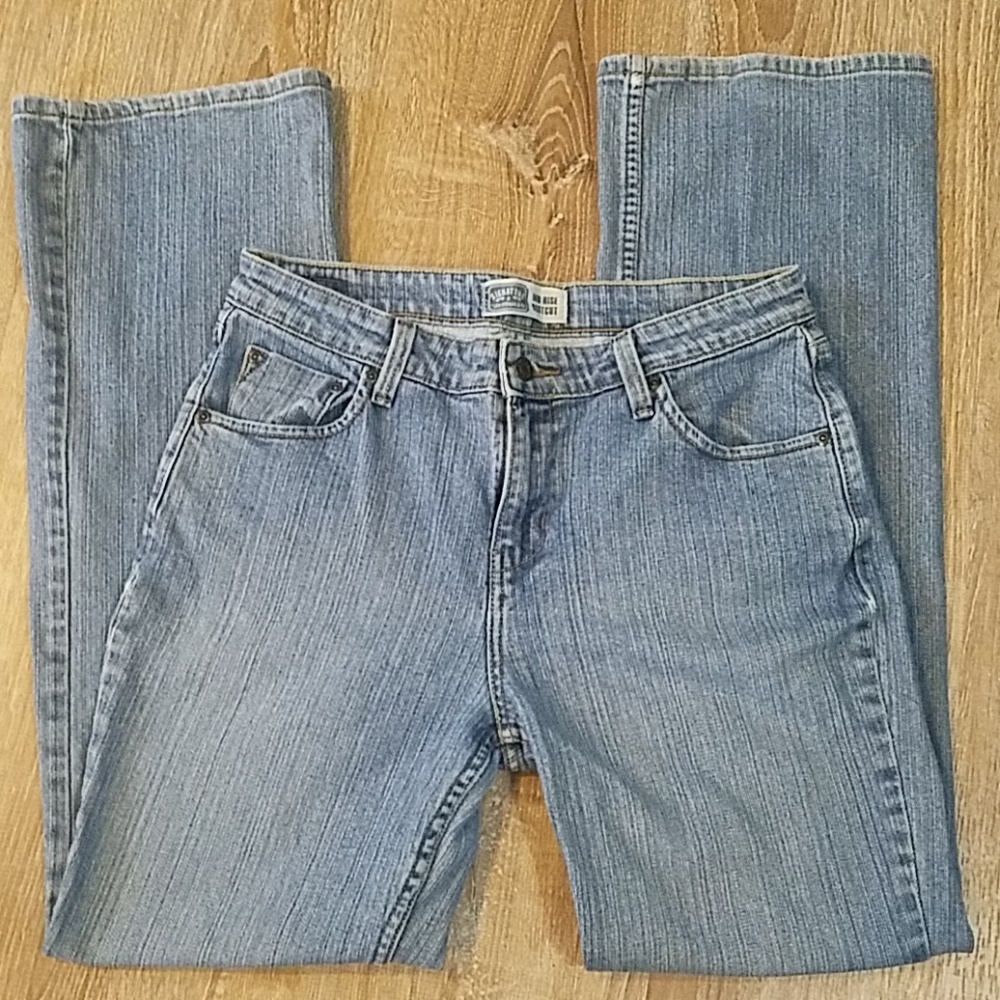 Levi's ~ Signature Mid Rise Boot Cut Jeans Size 12